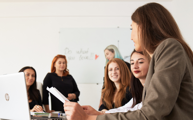 O Instituto Econacional analisa como a educação atua como eixo central na transformação social.