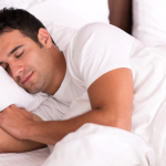 Lawrence Aseba Tipo explica como o sono regula hormônios, memória e imunidade, essencial para corpo e mente.