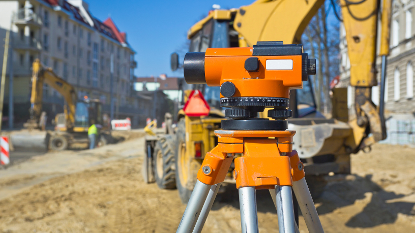 A influência do relevo das cidades, segundo Valderci Malagosini Machado, redefine soluções estruturais para projetos residenciais mais estáveis e inteligentes.