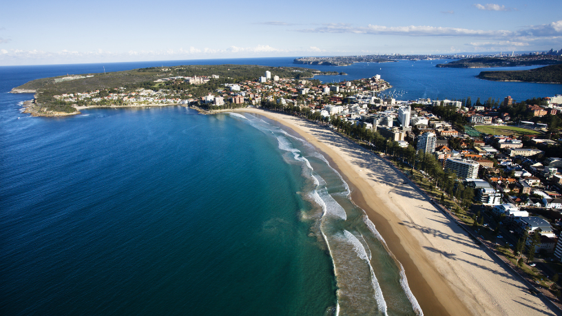 Manutenção em imóveis próximos da praia exige atenção a custos específicos, segundo Francisco Lucena Imóveis.