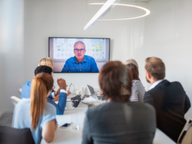 A associação de aposentados fortalece informação e representatividade, segundo o Sindnapi - Sindicato Nacional dos Aposentados, Pensionistas e Idosos.